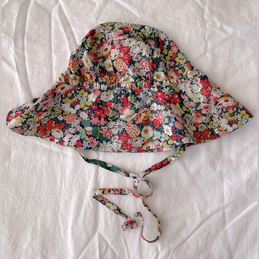 EUC Briar Baby Sunbonnet Wild Poppy size 12-24 mos